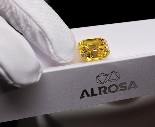 Alrosa-provlepei-statheropoihsh-prosforas-zhthshs-sta-diamantia