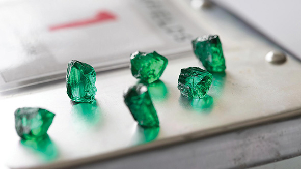 Gemfields-afairesi-forou-exagogis-smaragdion-apo-zambia