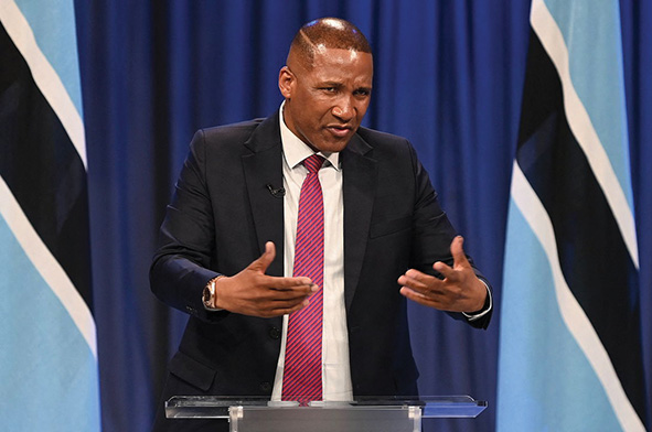 i-kivernisi-tis-Botswana-protini-topiki-epexergasia-ton-diamantion-prin-tin-exagogi-tous